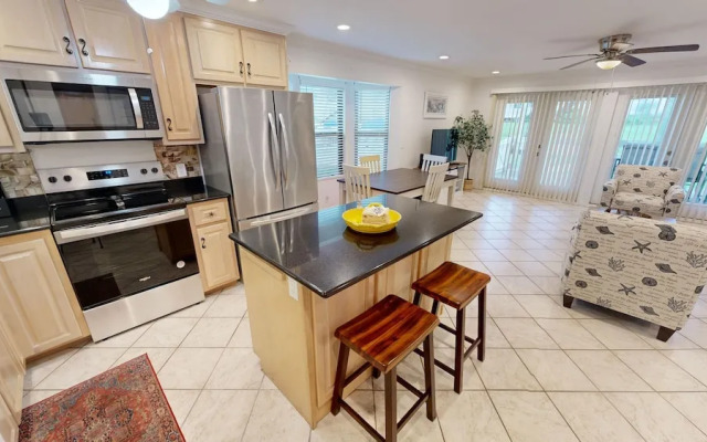 Sandpiper Cove 1086 2 Bedroom Condo by RedAwning
