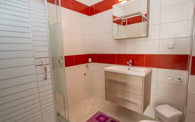 Nijay Apartments No 2 First Floor Front Quiet Location