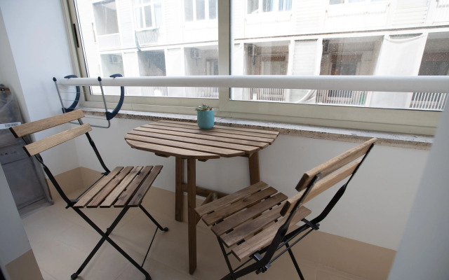 Abstract Apartment M84