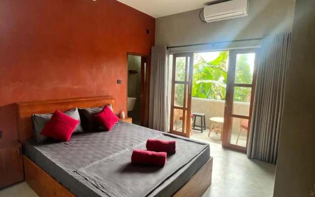 Coconut Surf Inn