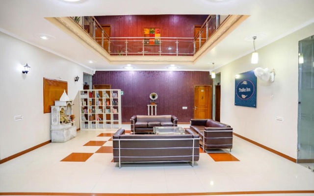 Fabhotel Traika Inn