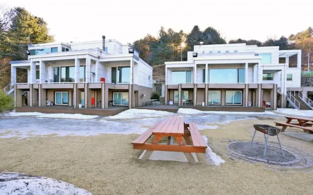 Gapyeong Buddy House Pension