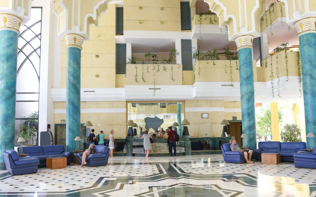 Royal Garden Palace (Families and Couples)