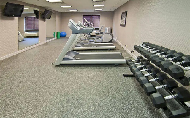 Holiday Inn Express: Pearl