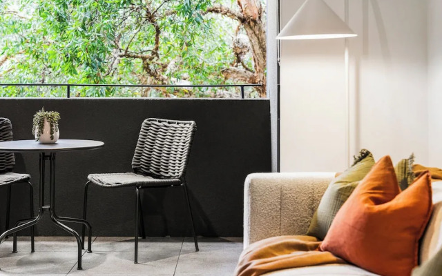 Hall St Apartments by Urban Rest