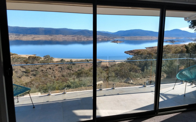 Willow Bay Lodge