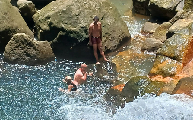 Cozy vacation retreat with free parking