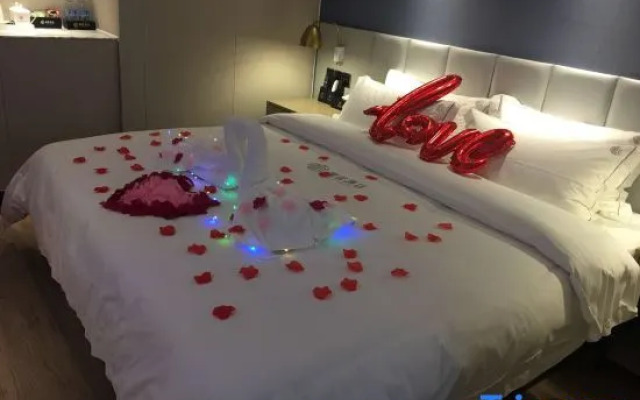 Kaju Hotel(Olympic Xinglong Street subway station store)