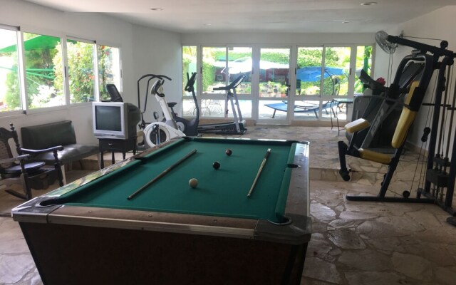 6 Bedrooms Pool Villa