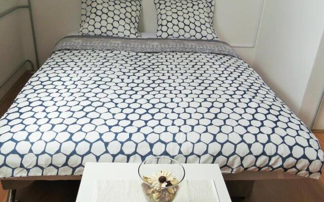 Mia Airport studio apartment