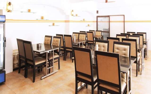 OYO 14406 Hotel Subashree