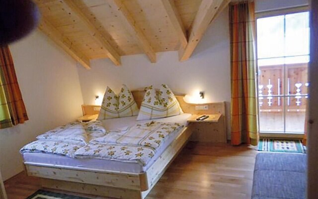 Awesome Home in Weisspriach With 3 Bedrooms, Sauna and Wifi