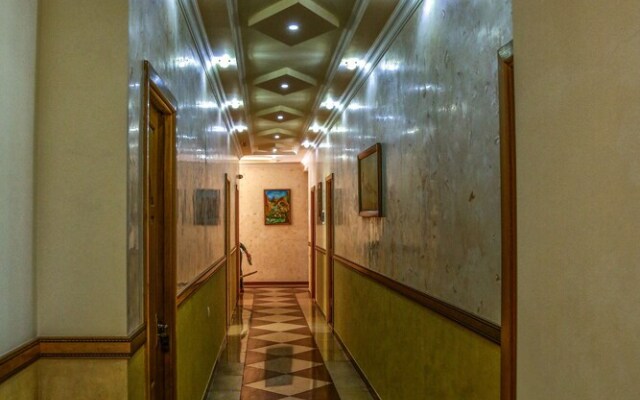 Lara Hotel