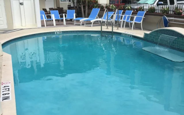Caribbean Resort Suites