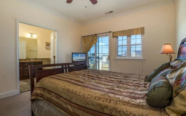 Alexander Townhouse 203B