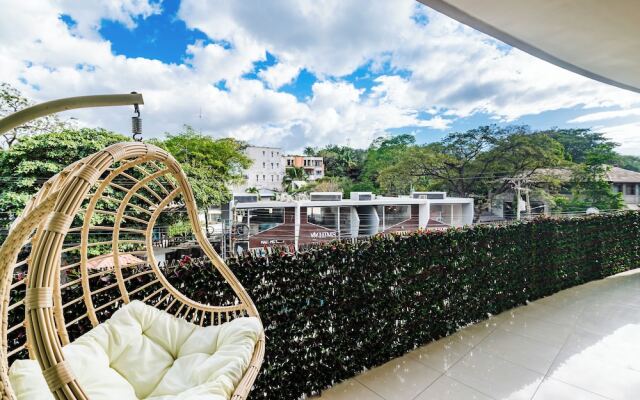 mVillas - Luxury 2Bed 2Bath Condo w Pool