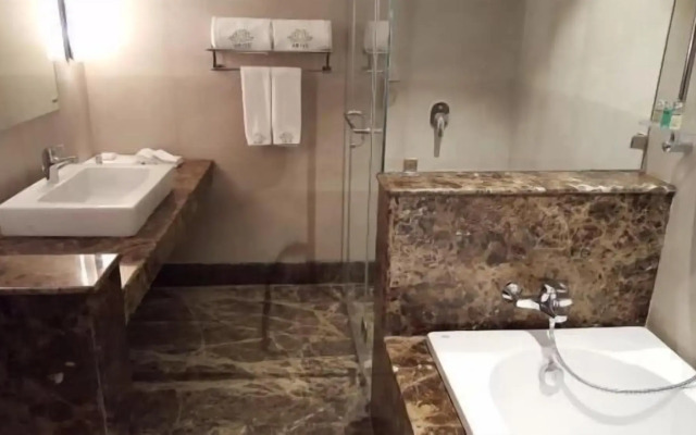 Ariya Hotel