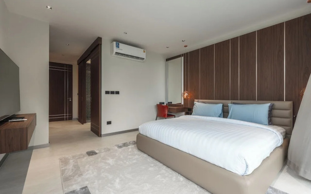 4BR Pool Villa Near Beach V200