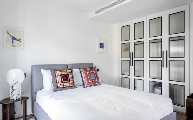 Modern Chelsea Apartment