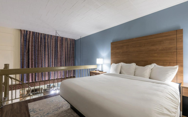 Altoona Grand Hotel & Conference Center