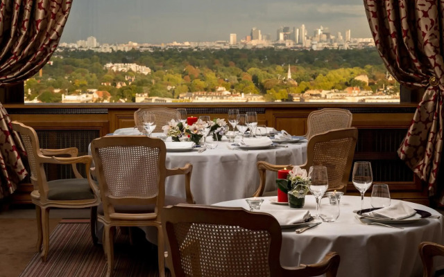 Pavillon Henri IV Hotel Restaurant Gastronomique Terrasse
