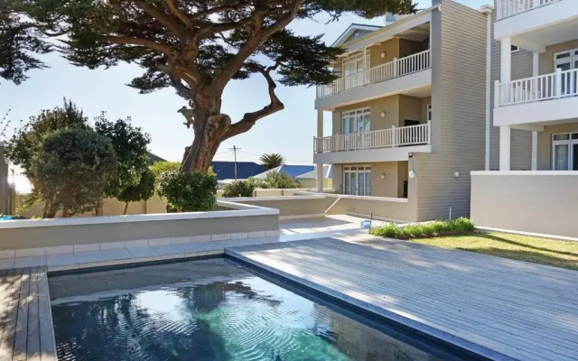 Penguin Haven . Luxury 2 bedroom, Boulders Beach.