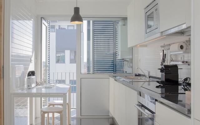 Liiiving - Bright Light Apartment