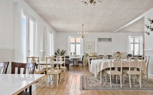 Tante Tut & Onkel E Hotel