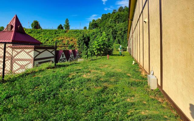 Super 8 by Wyndham Helen