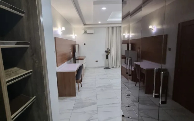De James Hotels and Suites