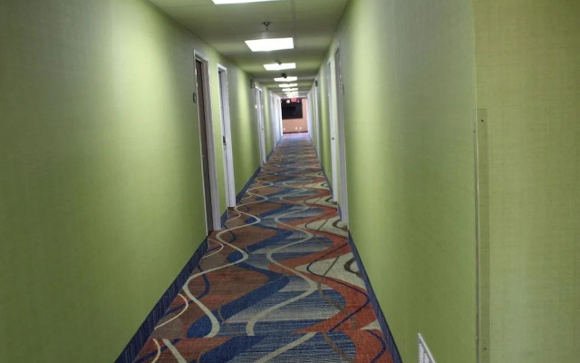 Magnolia Inn And Suites