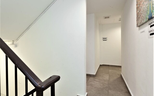 ZEN Rooms Basic Near KTM Sentul