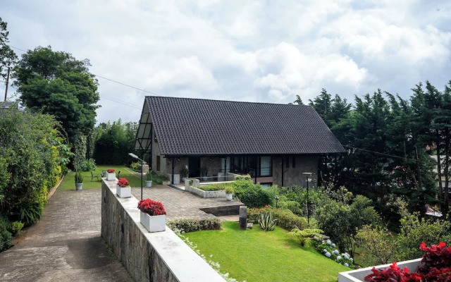 Tathya Hills - Luxe Garden Retreat