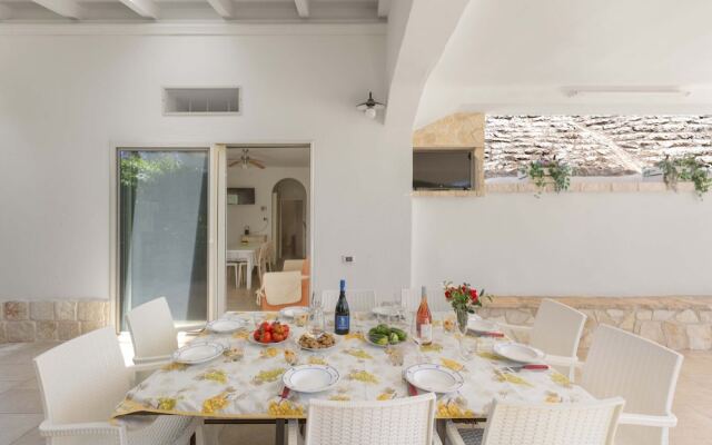 3229 Trullo Mimosa by Perle di Puglia