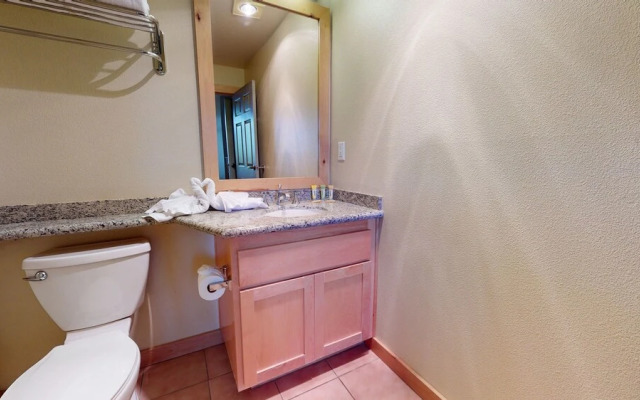 Sunstone 125 Ski-In Ski-Out, Mountain Modern, Garage, Fitness Center by RedAwning