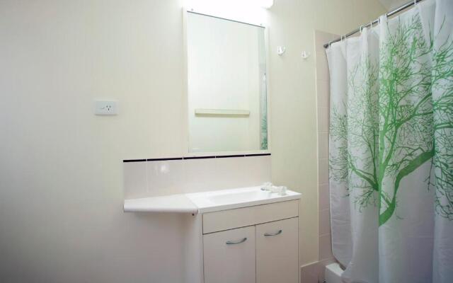 1770 Holiday Village