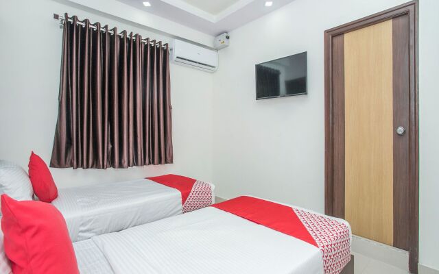 OYO 12544 Varcity Twin Towers