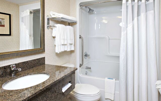 Holiday Inn Express and Suites Kincardine