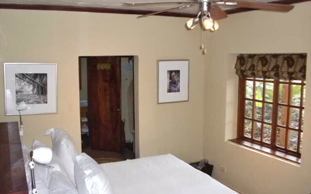 Condo Amalfi 104 by Playa Paradise