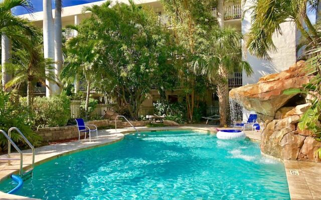 Riverside Apartments By The Beach