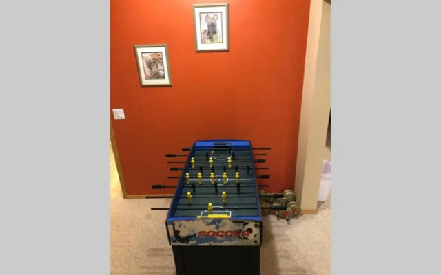 Sunny & Cozy Suite with Pool & Ping Pong table