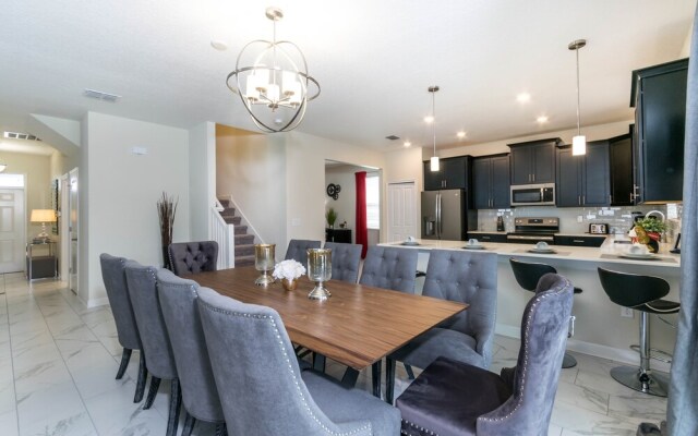 1684 Moonvalley Drive