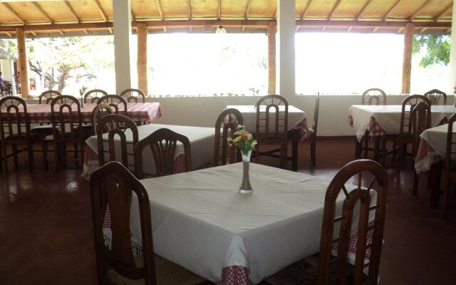 White Sand Beach Inn