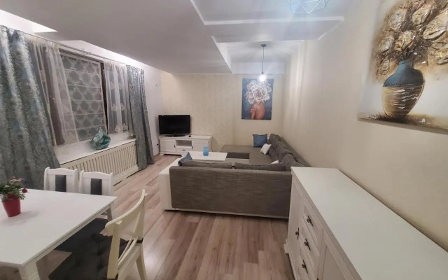 Morii Lake Apartment