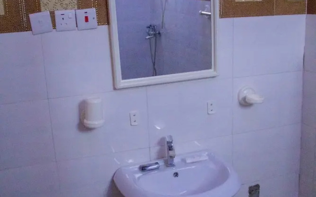 Glamossay Hotel