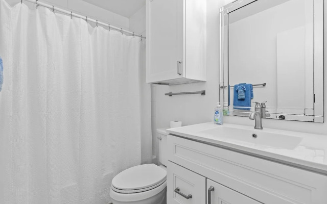 Colony Beach Club 220