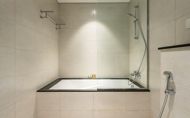 Exquisite Studio With Breathtaking Cityscape View