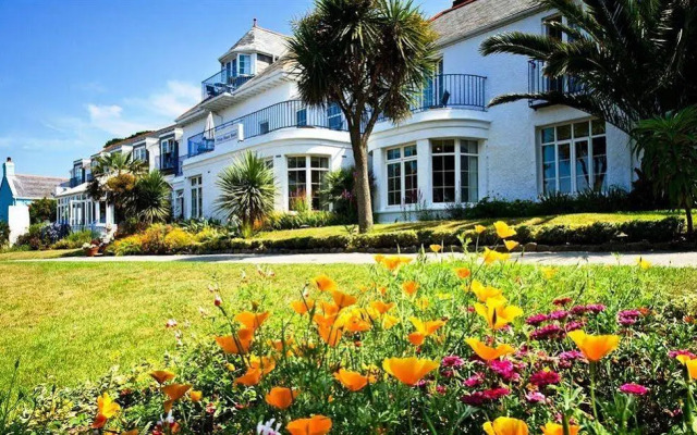 The White House Hotel