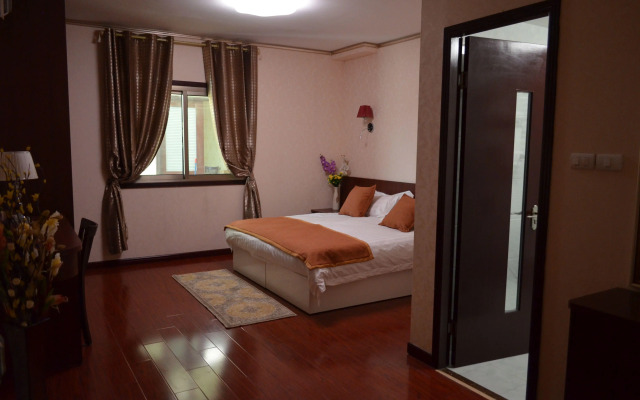 Hotel 198