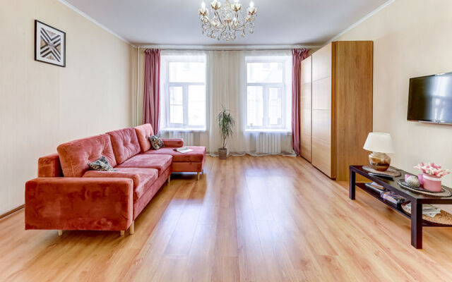 Apartments Bud kak doma on Nevskiy avenue, bld. 53